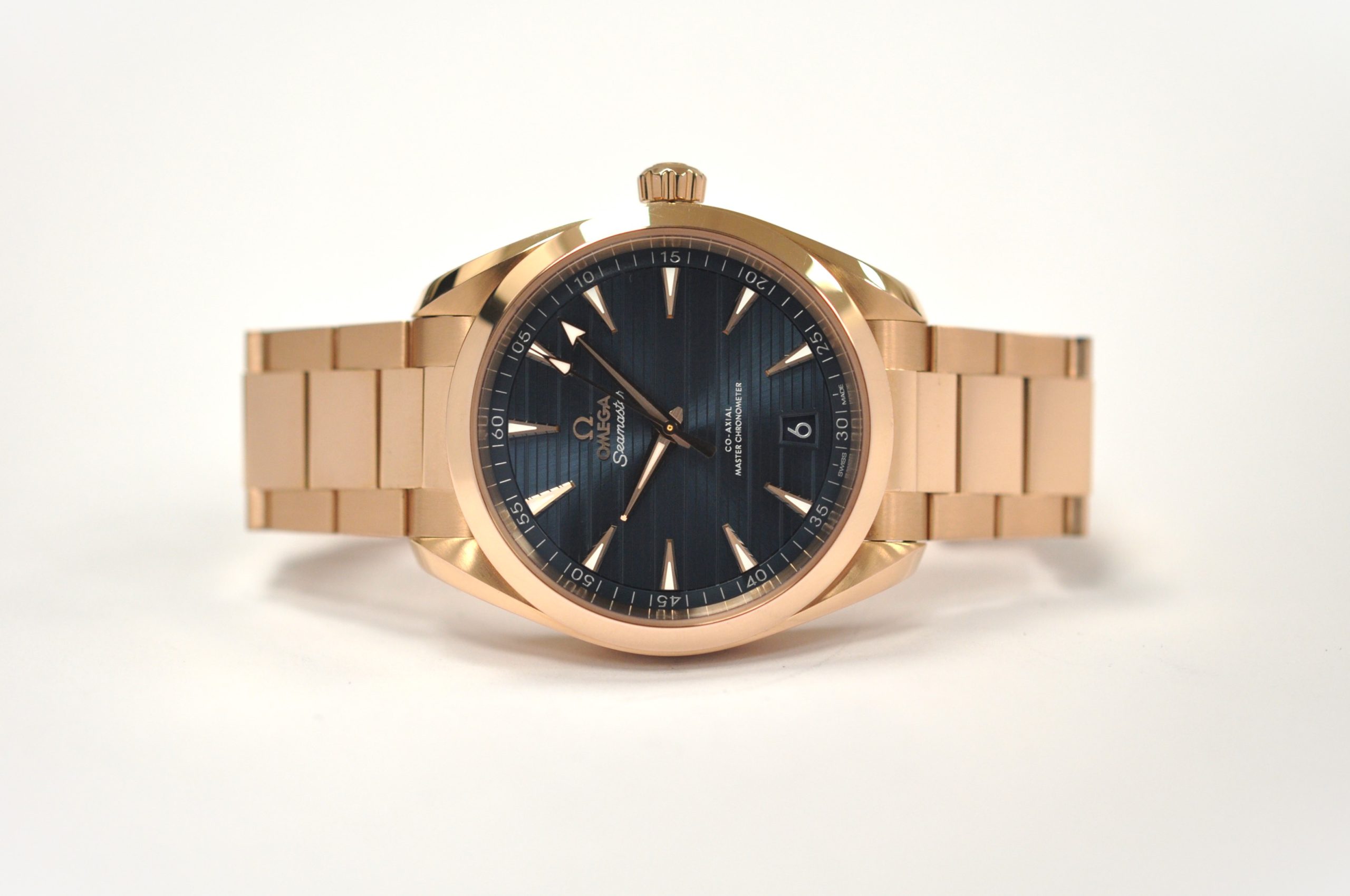 2019 Rose Gold Aqua Terra