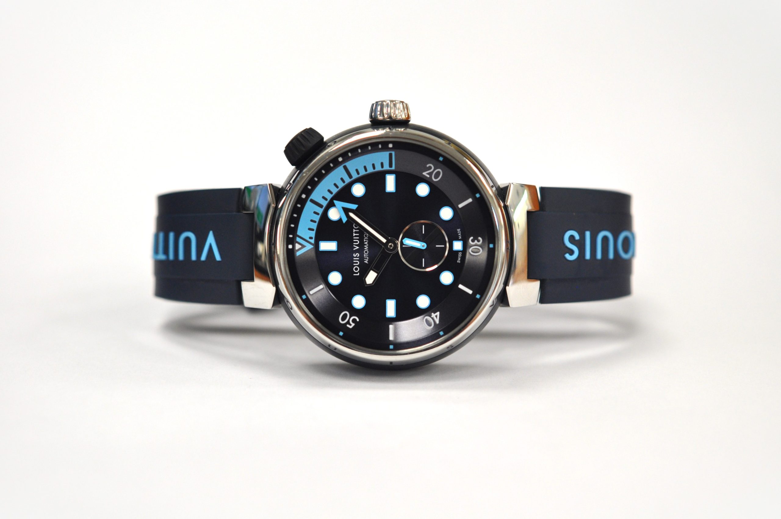 c2023 Tambour Street Diver QA121