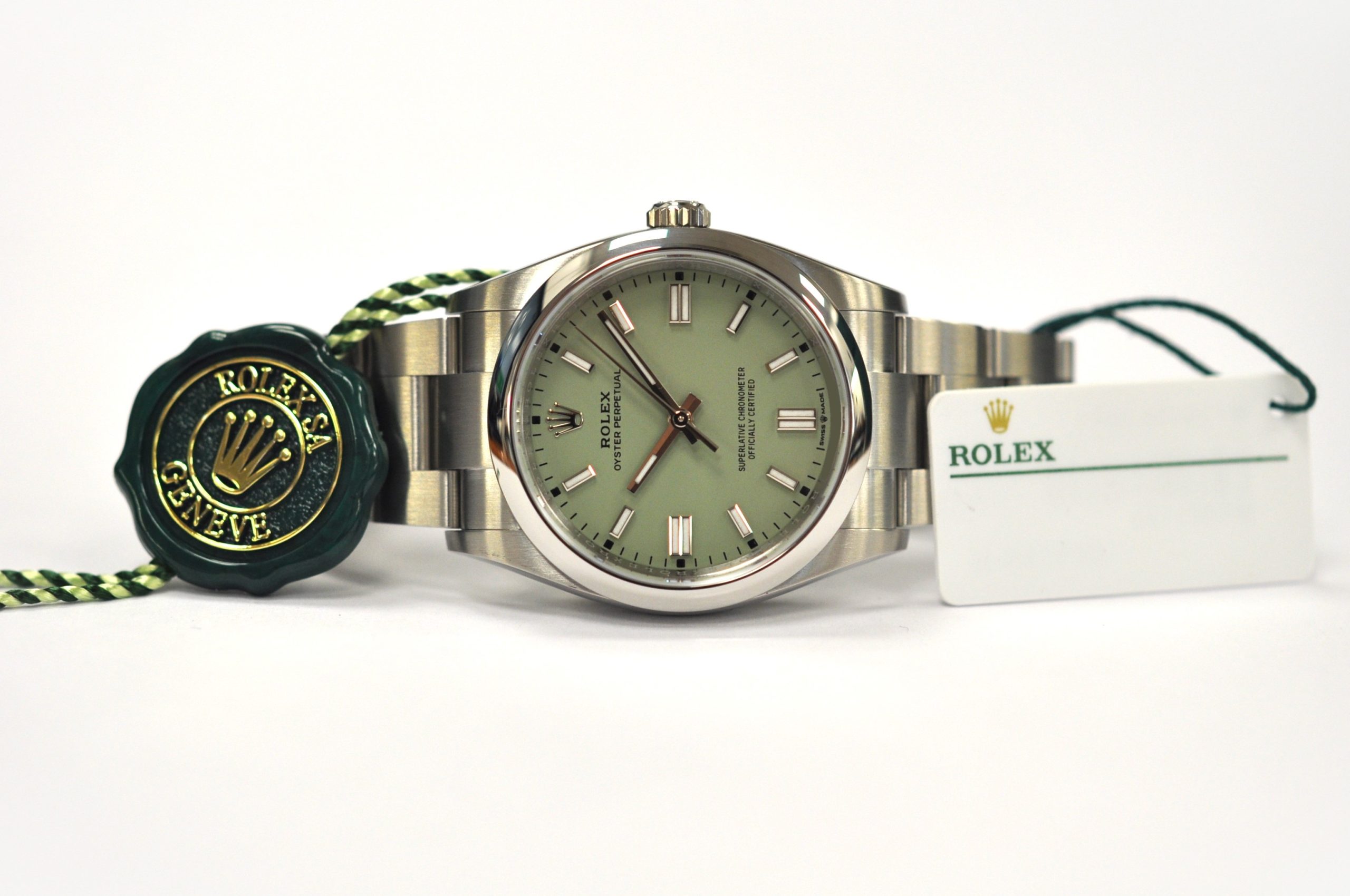 ROLEX グリーンボックス Rolex Oyster Perpetual 126000 36mm Green Dial | Auctions