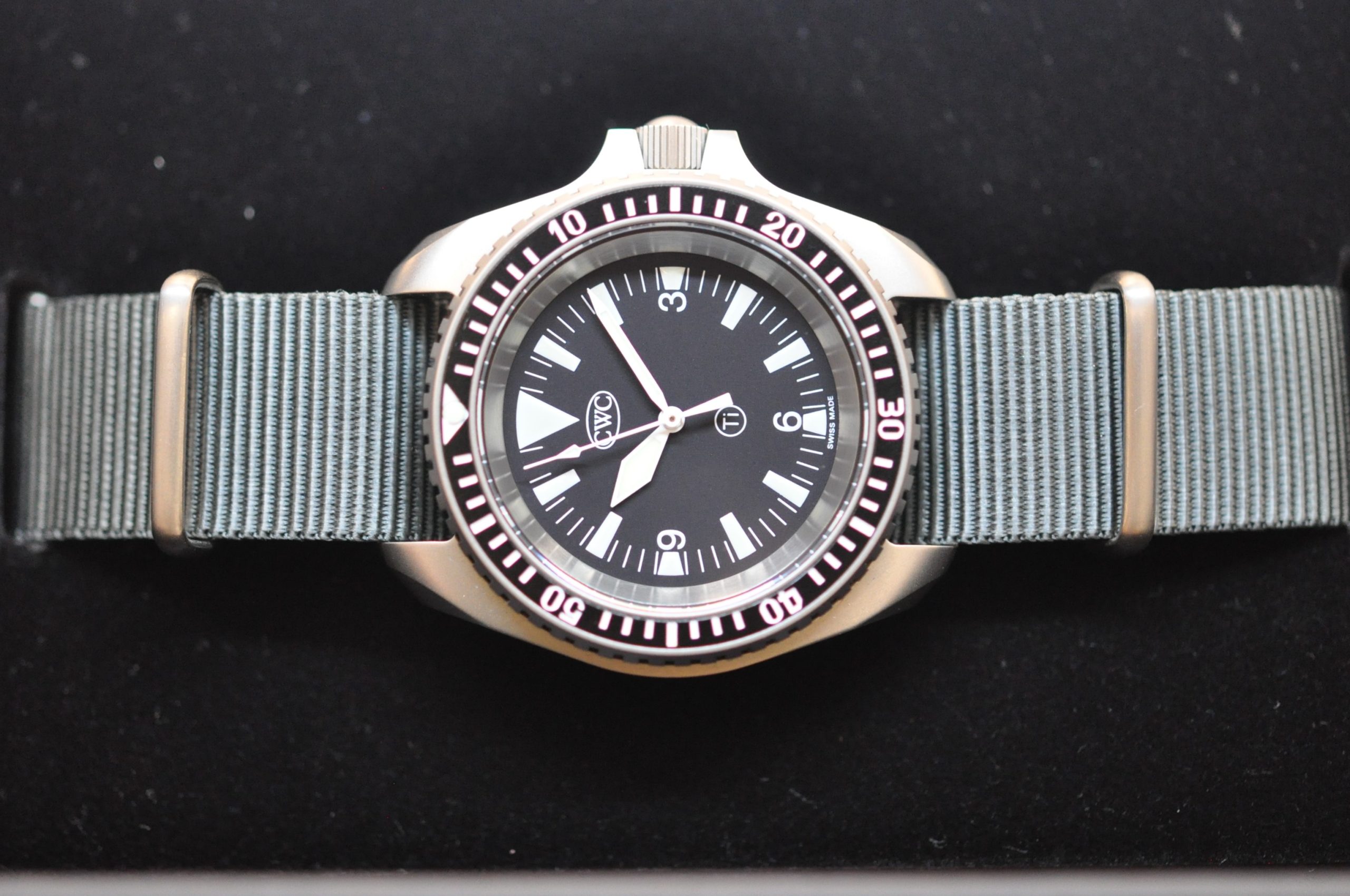 CWC 2025 Titanium 5 Quartz Divers Watch Ti300 - Hackett Watches