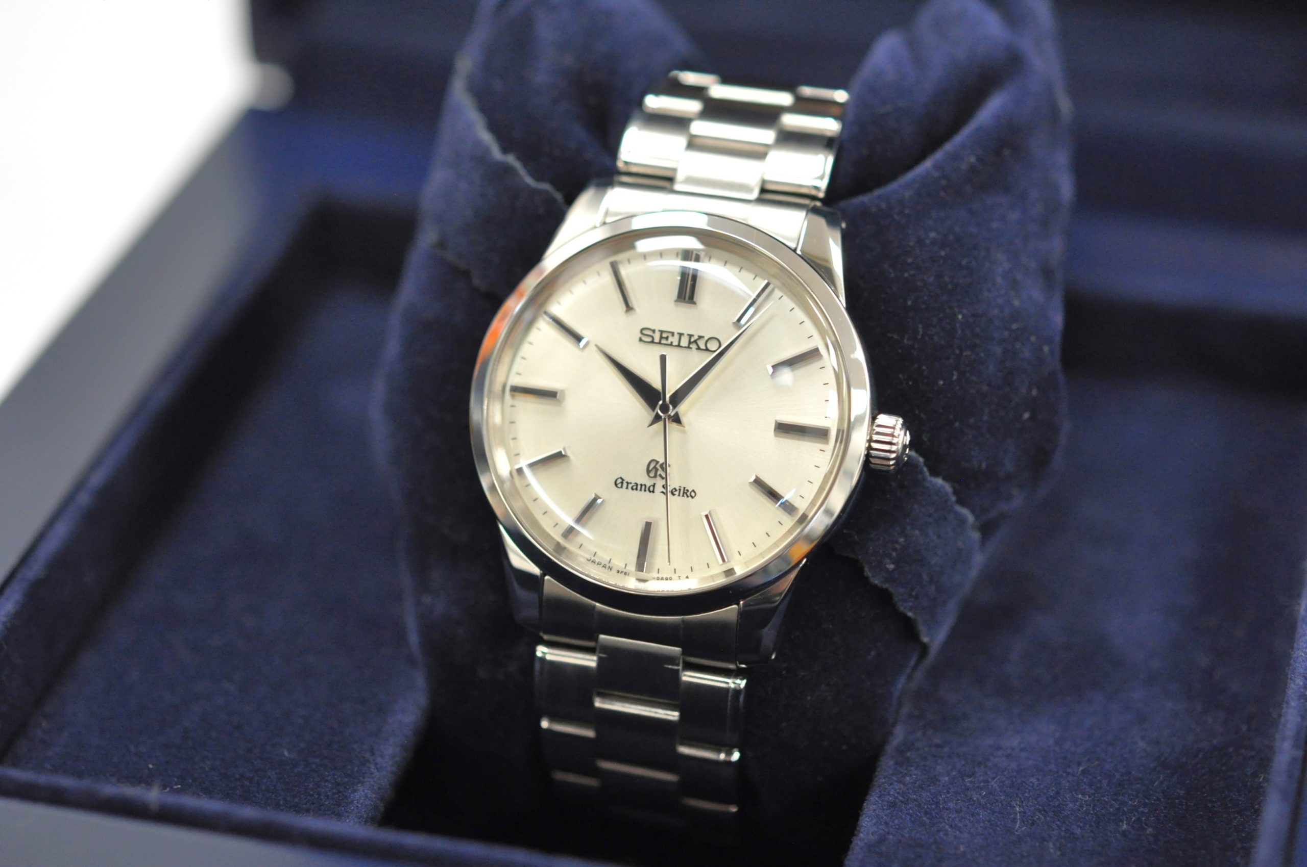 Grand Seiko/Seiko 2018 Classic Quartz SBGX119 - Hackett Watches